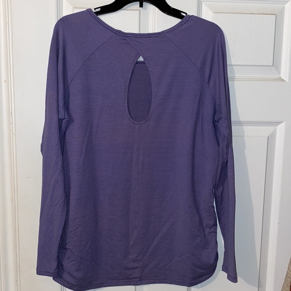 3/$30 Shambhala Workout Top - Picture 3 of 10